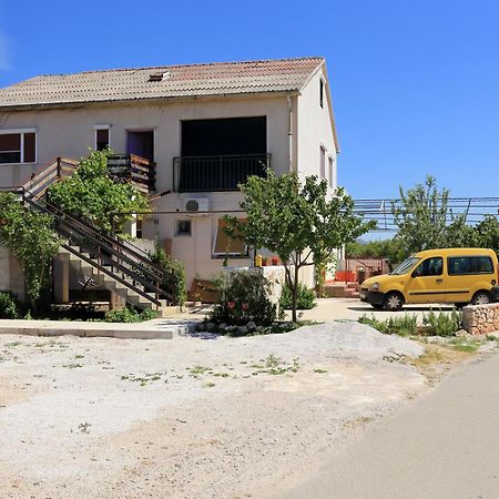 Basil Apartments And Rooms Betina  Dış mekan fotoğraf