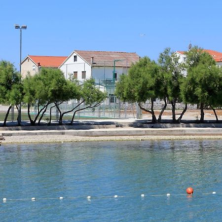 Basil Apartments And Rooms Betina  Dış mekan fotoğraf