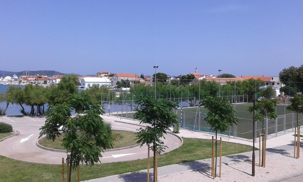 Basil Apartments And Rooms Betina  Dış mekan fotoğraf