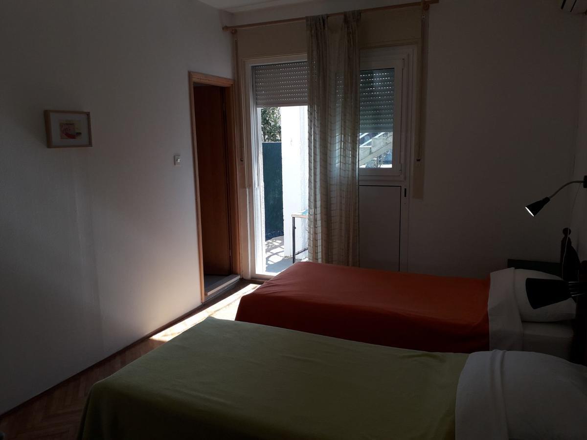 Basil Apartments And Rooms Betina  Dış mekan fotoğraf