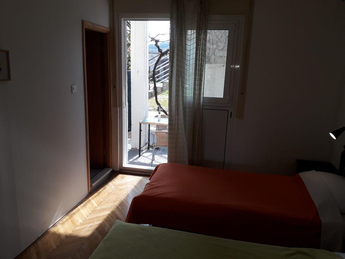 Basil Apartments And Rooms Betina  Dış mekan fotoğraf